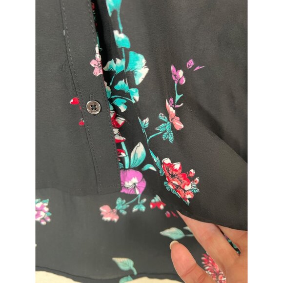 NWT Candies Women's Size M Black Floral Blouse Tab Sleeves Lace Shoulder Insert - Picture 8 of 11